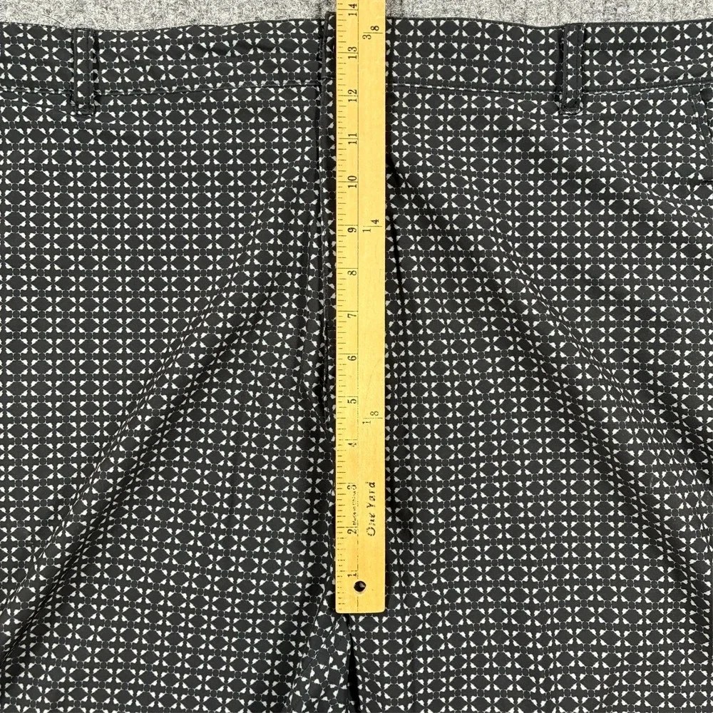Scales Fishing Board Shorts Mens 42 Black White Geometric Quick Dry Stretch